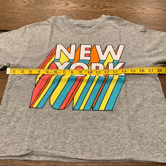 New York Graphic Crop Top  Women's in size x-small - Picture 4 of 4